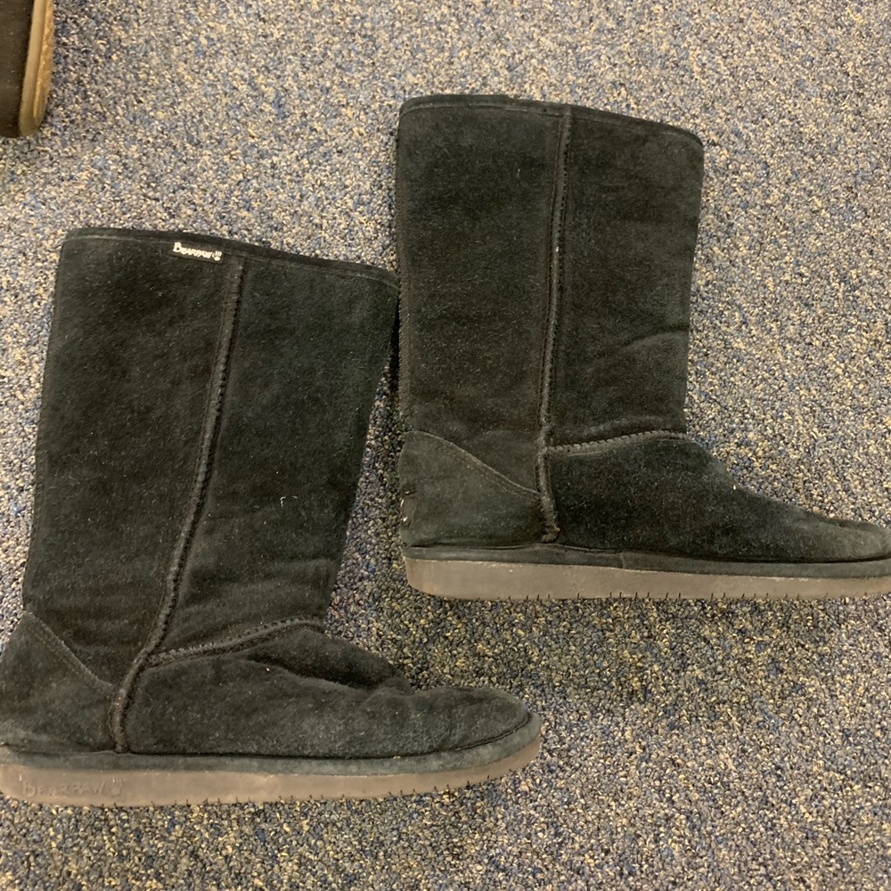 Black Bearpaw fuzzy boots